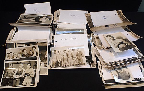 A GOOD COLLECTION OF 1930'S BOXING PHOTOS