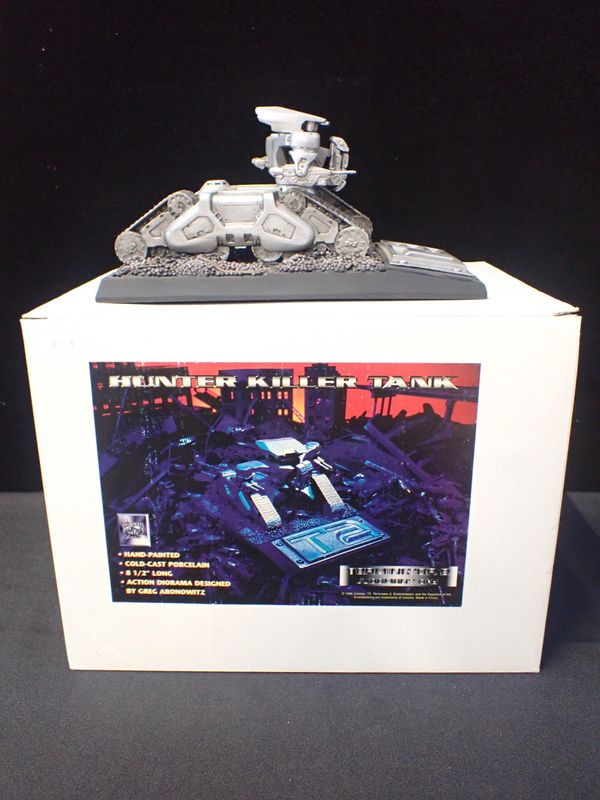 'LEGENDS IN 3 DIMENSIONS' TERMINATOR HUNTER KILLER TANK DIORAMA