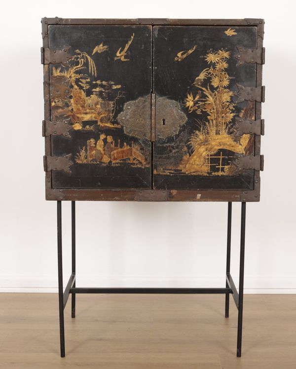 A WILLLIAM AND MARY LACQUERED CABINET