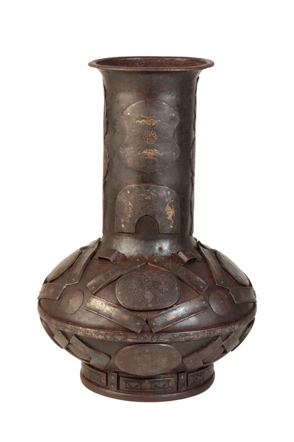 LARGE AND UNUSUAL IRON VASE, SINO-TIBETAN, 17TH / 18TH CENTURY