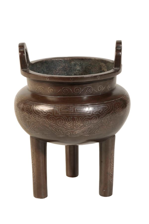 BRONZE AND SILVER INLAID TRIPOD CENSER, 17TH / 18TH CENTURY