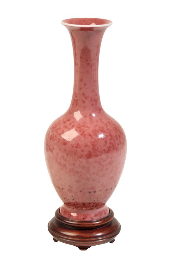 PEACH-BLOOM 'CHRYSANTHEMUM' VASE, KANGXI SIX CHARCATER MARK BUUT GUANGXU PERIOD