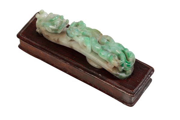 CARVED JADEITE BELT HOOK, QING DYNASTY