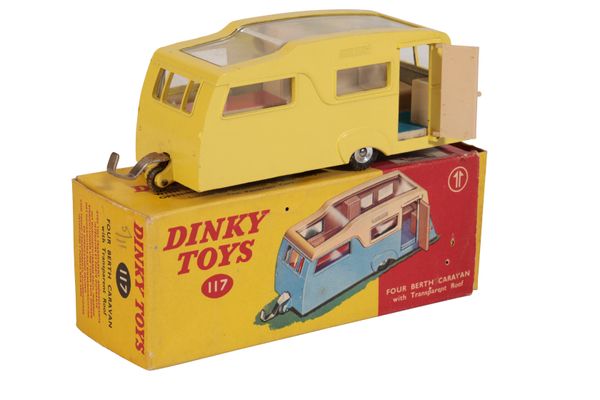 DINKY TOYS FOUR BERTH CARAVAN WITH TRANSPARENT ROOF (117)