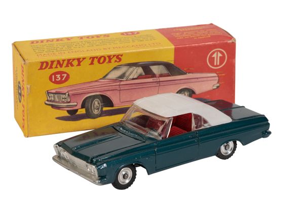 DINKY TOYS PLYMOUTH FURY CONVERTIBLE (137)
