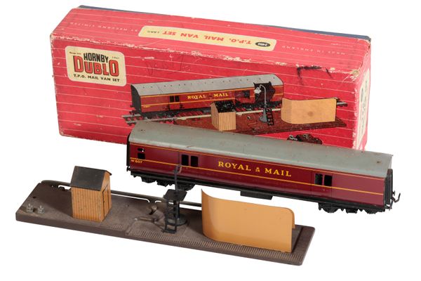 HORNBY DUBLO MAIL VAN SET