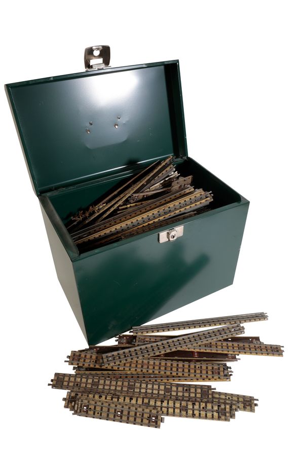 BOX OF HORNBY DUBLO '00' GAUGE TRACK