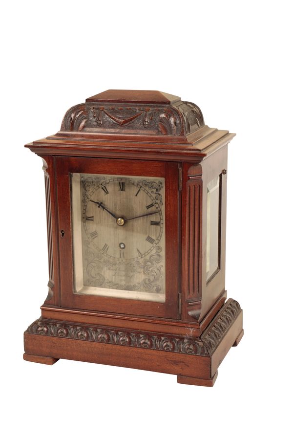 A VICTORIAN MAHOGANY MANTLE CLOCK