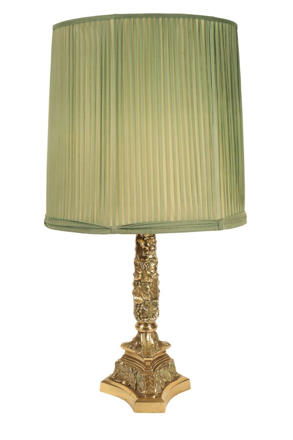 A VICTORIAN CAST BRASS TABLE LAMP,