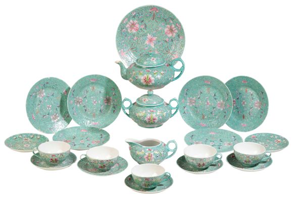 FAMILLE ROSE TEA SERVICE, LATE QING / REPUBLIC PERIOD