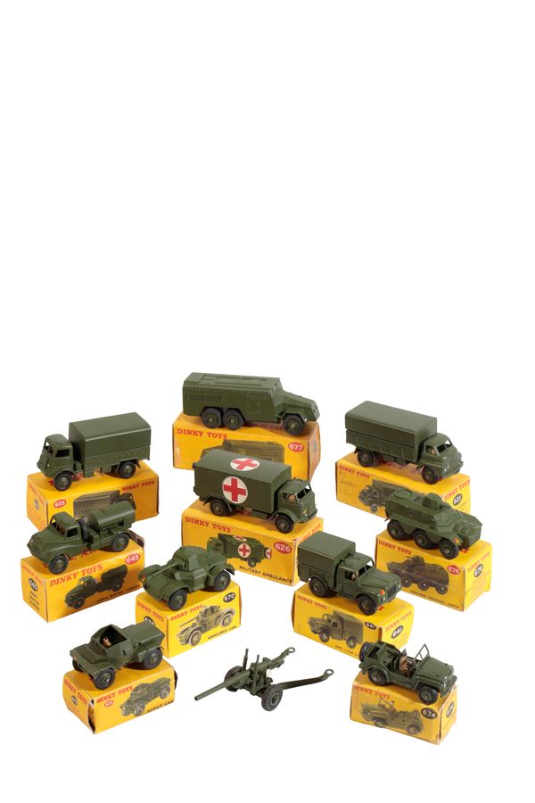 MILITARY DINKY TOYS INCLUDING AN ARMY WATER TANKER 643