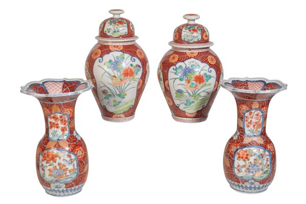 PAIR OF JAPANESE IMARI VASES, MEIJI PERIOD