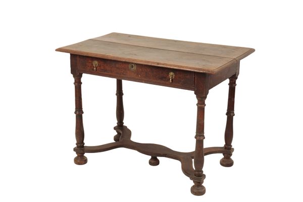 A WILLIAM AND MARY OAK SIDE TABLE,