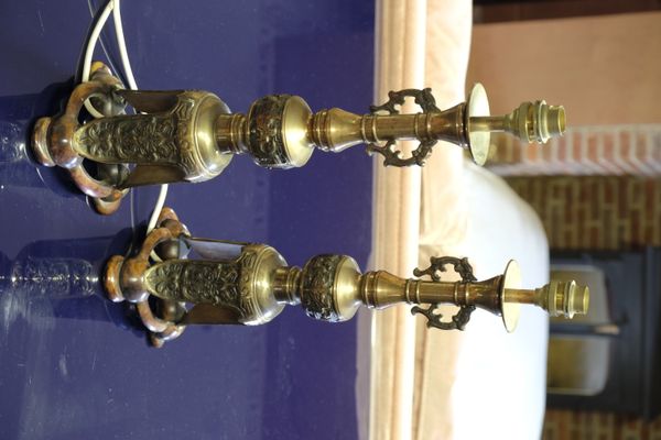 A PAIR OF ORIENTAL BRONZE TABLE LAMPS