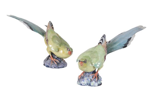 PAIR OF GLAZED POTTERY GREEN-MAGPIES BY LADY ANNE GORDON, LATE 20TH CENTURY