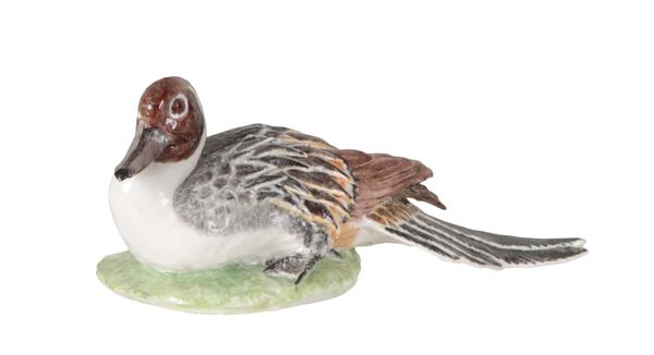 SMALL GLAZED POTTERY OF A LONG-TAILED DUCK BY LADY ANNE GORDON, LATE 20TH CENTURY