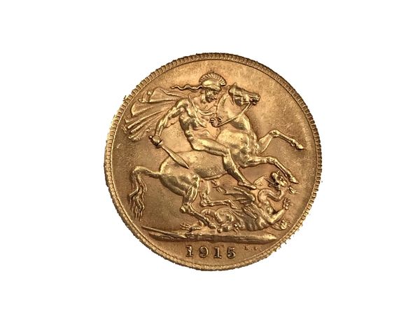 A GEORGE V 1915 GOLD SOVEREIGN