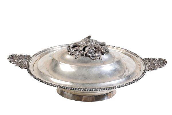 AN ITALIAN SILVER COLOURED SERVING DISH BY R.MIRACOLI,