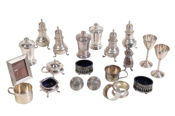 A GROUP OF SILVER COLOURED AND OTHER ITEMS,