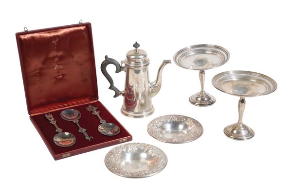 A SMALL GROUP OF SILVER COLOURED ITEMS,