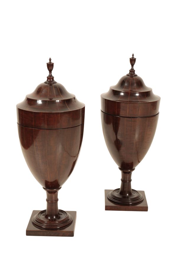 A PAIR OF STAINED HARDWOOD AND CHEQUER STRUNG KNIFE URNS IN SHERATON STYLE,