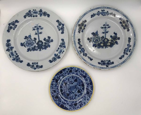A DELFTWARE BLUE AND WHITE PLATE