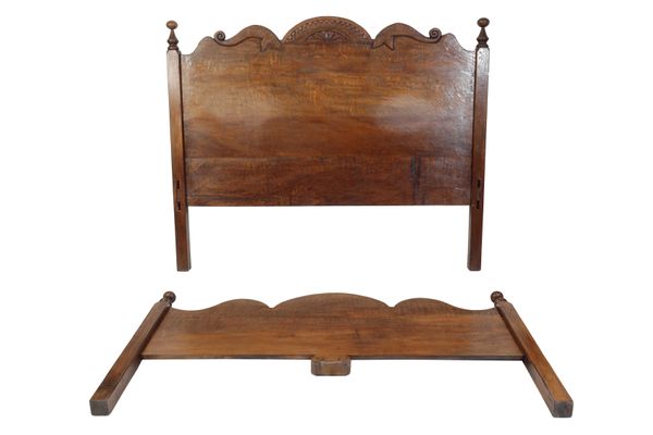 * NIGEL GRIFFITHS: A HANDMADE OAK SUPERKING SIZE BED