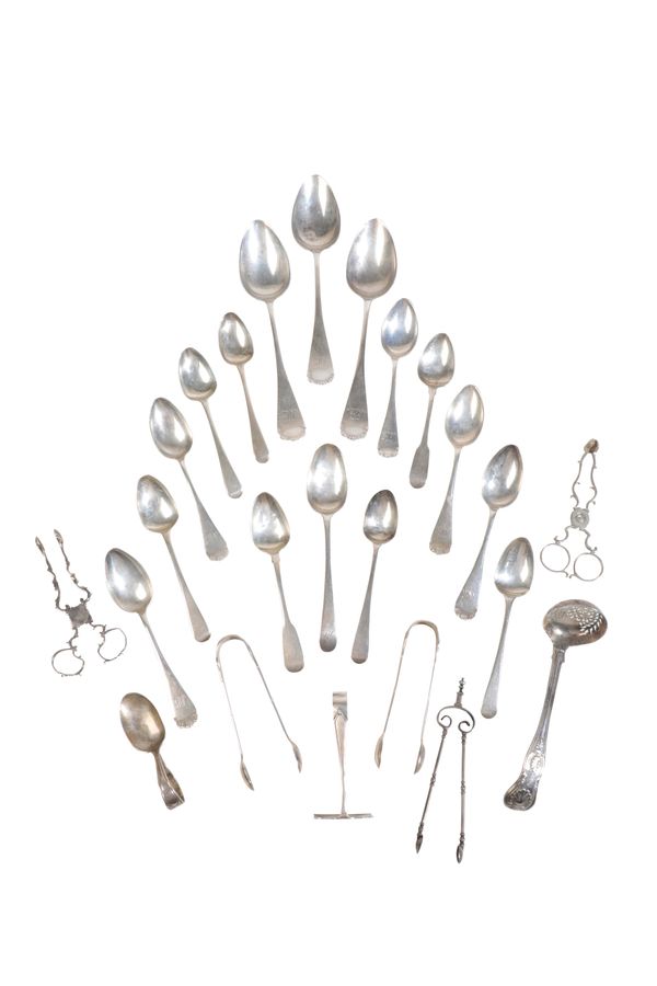 A SMALL QUANTITY OF MIXED SILVER FLATWARE AND OTHER ITEMS,