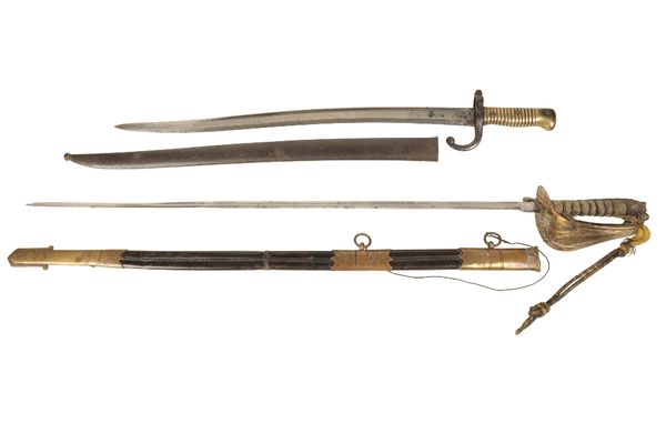 A NAVAL OFFICERS SWORD