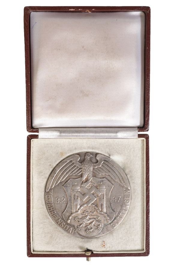 CASED 1937 NSDAP GÖTTINGEN 15-YEAR ANNIVERSARY TABLE MEDAL.