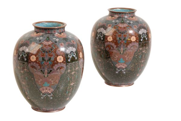 PAIR OF JAPANESE CLOISONNÉ VASES, MEIJI PERIOD