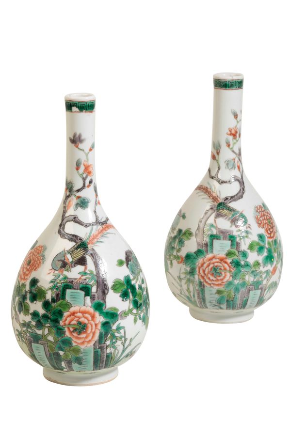 PAIR OF FAMILLE VERTE BOTTLE VASES, LATE QING DYNASTY