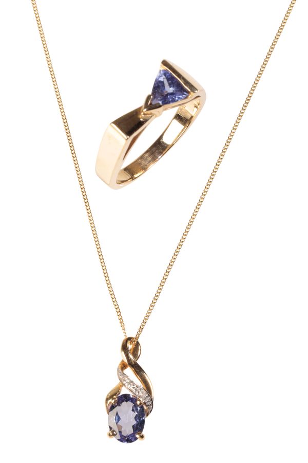 A TANZANITE DRESS RING AND PENDANT NECKLACE