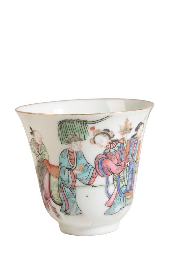 FAMILLE ROSE CUP, LATE QING DYNASTY