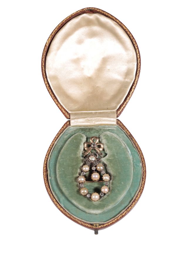 A BELLE EPOQUE DIAMOND AND CULTURED PEARL BROOCH/PENDANT