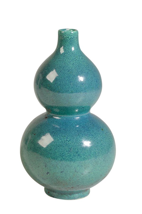 A ROBINS-EGG GLAZED DOUBLE GOURD VASE