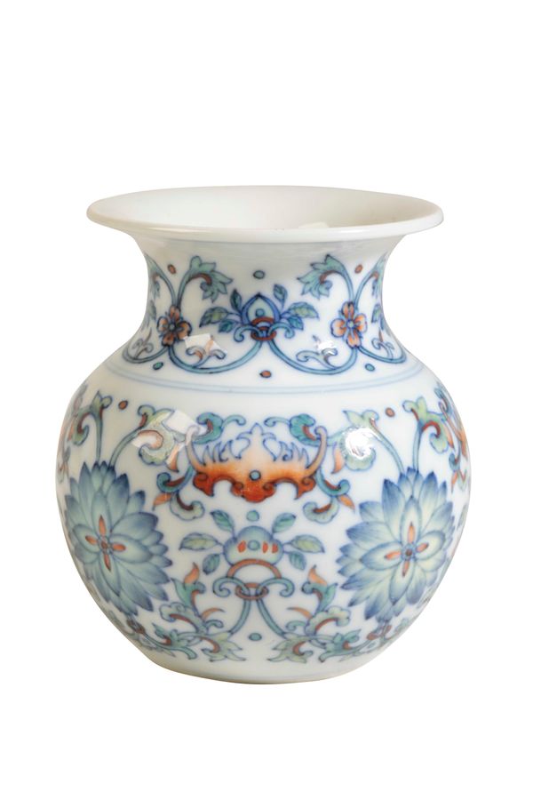 DOUCAI 'LOTUS' VASE