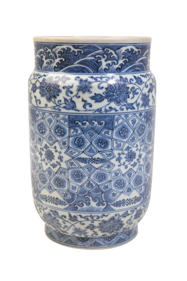 A CHINESE BLUE AND WHITE CYLINDRICAL VASE