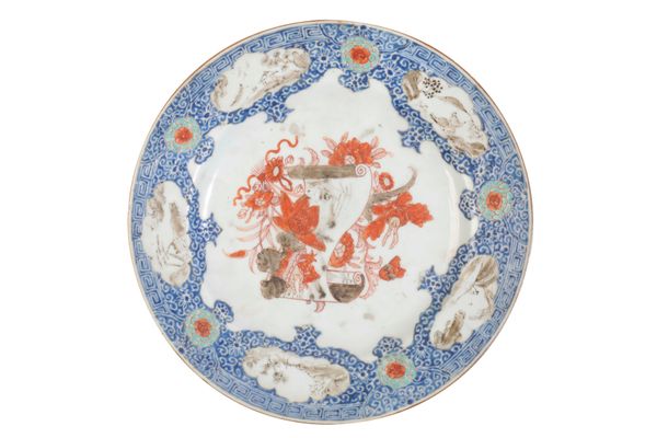 CHINESE EXPORT DISH, QING DYNASTY, 18TH CENTURY