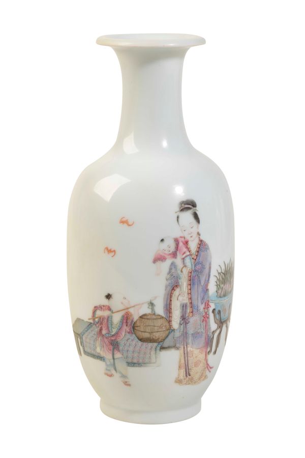 FINE FAMILLE ROSE BALUSTER VASE, REPUBLIC PERIOD