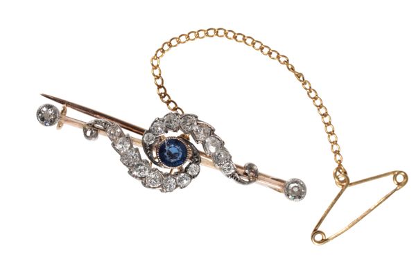 A SAPPHIRE AND DIAMOND BAR BROOCH