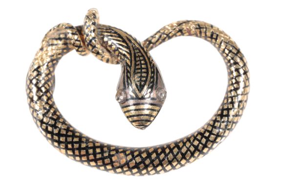 A SNAKE BROOCH