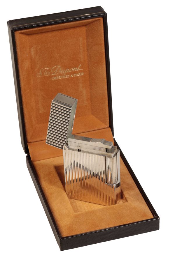 S.J. DUPONT SILVER LIGHTER