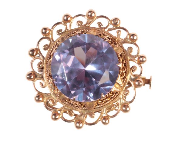 AN "ALEXANDRITE" PENDANT / BROOCH