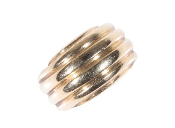 A YELLOW GOLD  CHUNKY DRESS RING