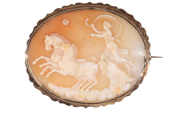 A VICTORIAN CAMEO BROOCH