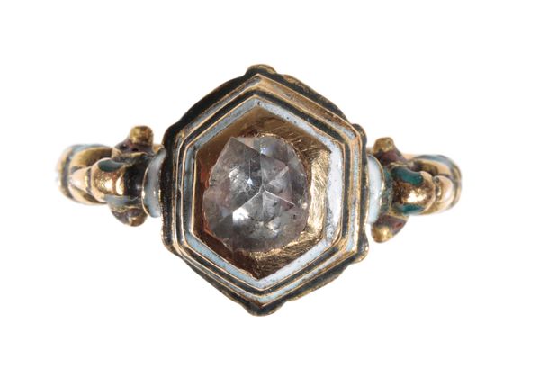 A 17TH CENTURY DIAMOND SOLITAIRE RING