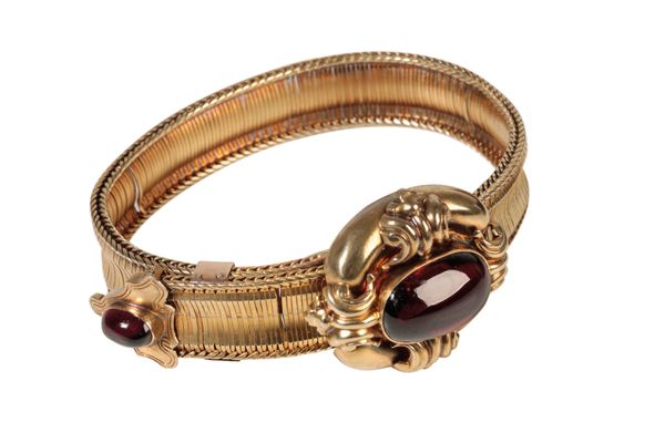 A VICTORIAN GARNET BRACELET