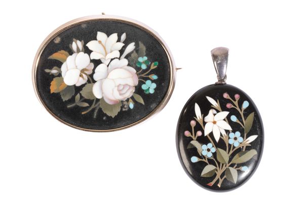 A VICTORIAN PIETRA DURA ASHFORD MARBLE BROOCH