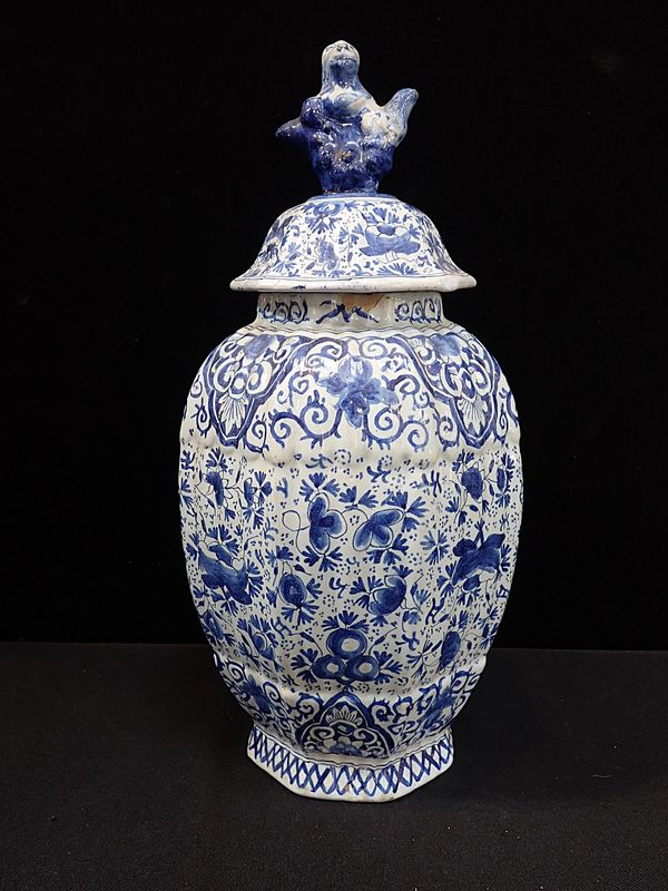 A 19th CENTURY DELFT OCTAGONAL COVERED VASE